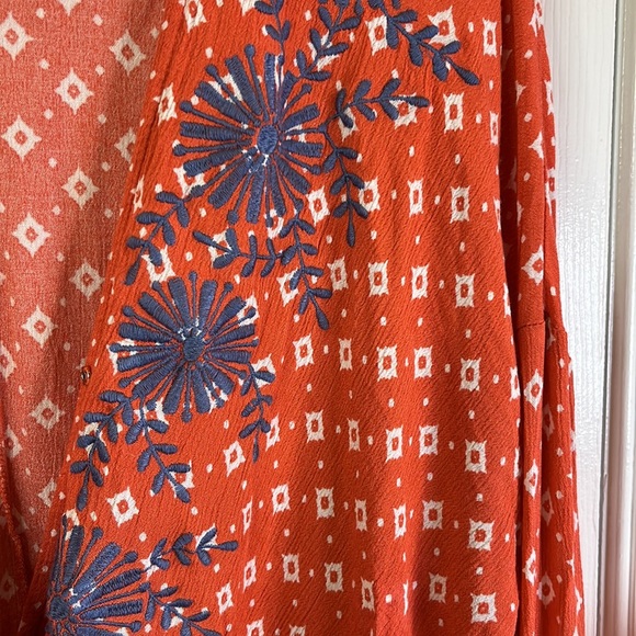 Anthropologie Chloe & Katie Embroidered Salmon and Blue Crop Top - Picture 2 of 8